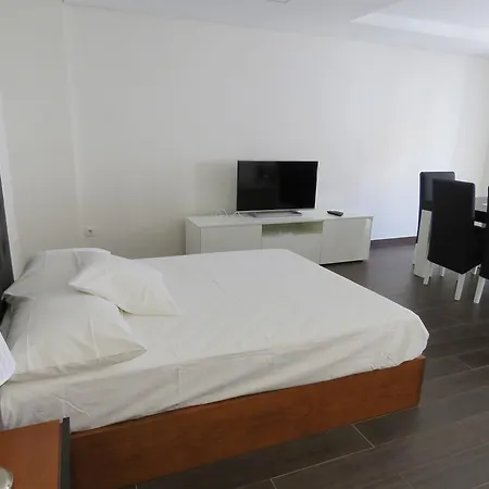 Гостевой дом Downtown Boutique Studio And Suites